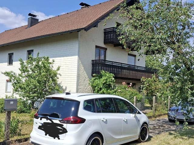 2 Parteienhaus mit großem Grundstück