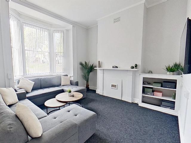 2 Peel Street, NOTTINGHAM NG1 4GL 10 bed semi detached house to rent £6,500 pcm £1,500 pw