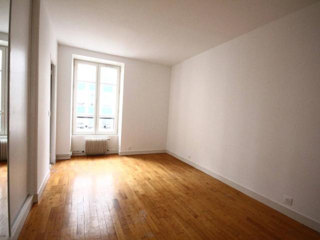 2 pièces 43 m² La Tour Maubourg/Pont de l'Alma