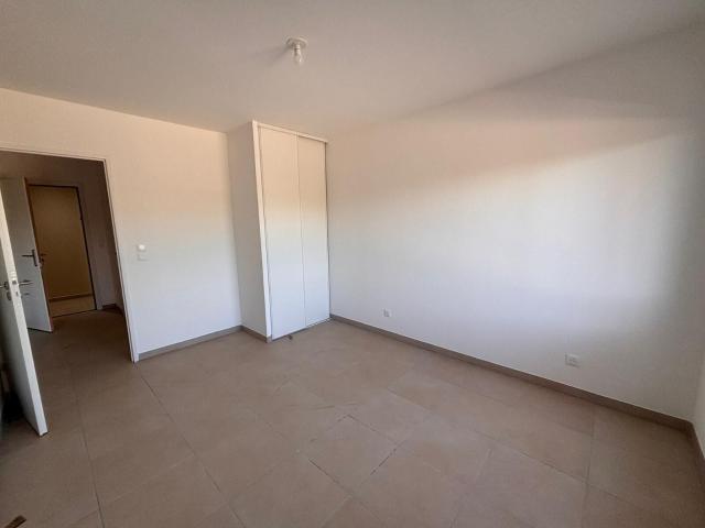2 pièces · 48.77 m²