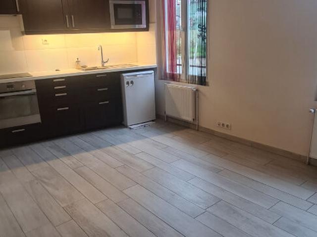 2 PIECES 27.87m² GENTILLY