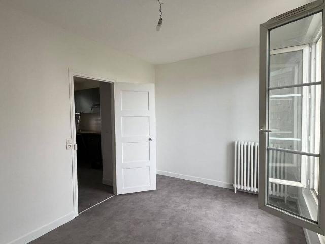 2 pièces 31 m² rénové, 5e étage à Colombes