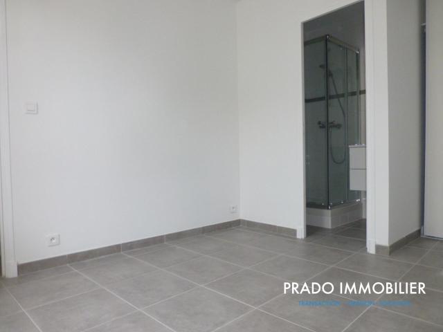 2 pièces 32.12 m² t2 biot centre village au 15.