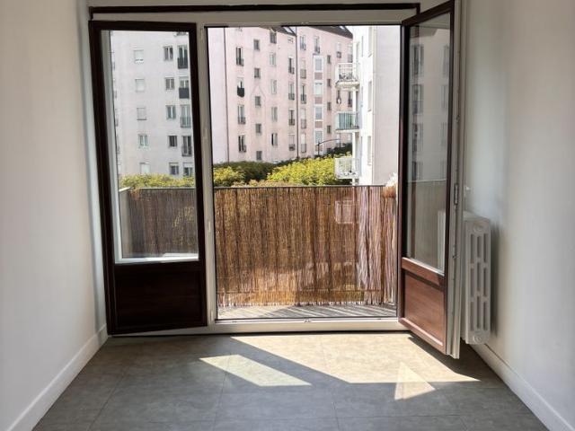 2 PIECES 34m2 THIAIS CENTRE VILLE