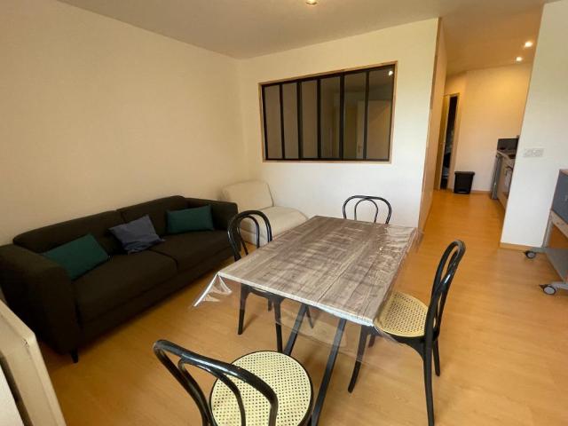 2 pièces, 35m² en location à Saint Yrieix La Perche 510 € par mois