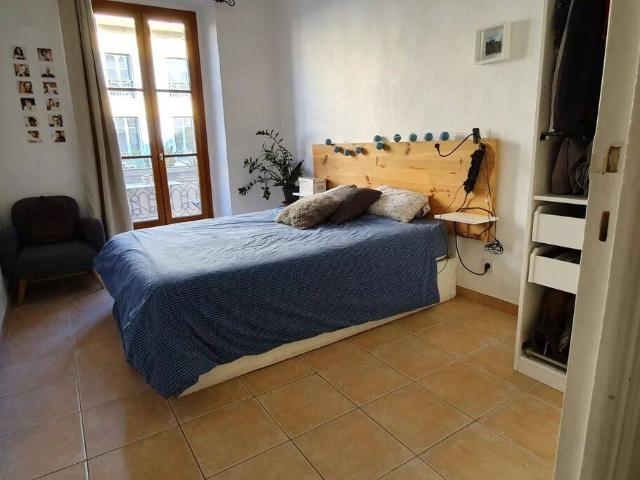 2 PIECES VIDE PROCHE GARIBALDI