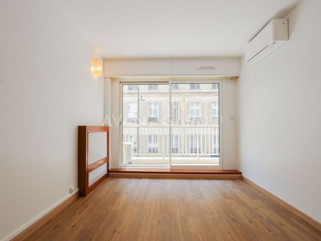 2 pièces VIDE Rue Notre Dame des Champs 75006 Paris