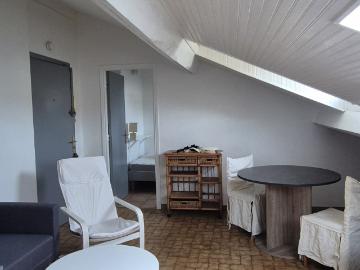 2 PIECES A LOUER MEUBLE Bdv Carlone