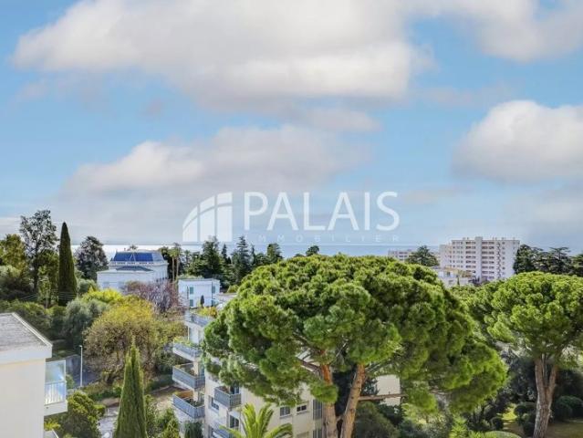 2 PIECES AVANT DERNIER ETAGE