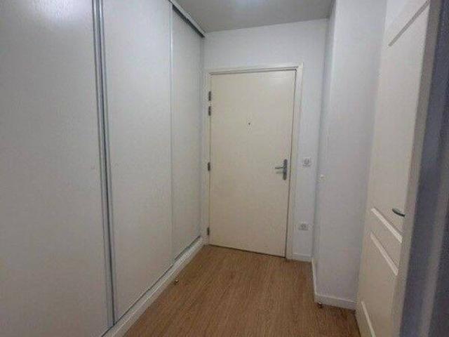 2 pièces + balcon + parking