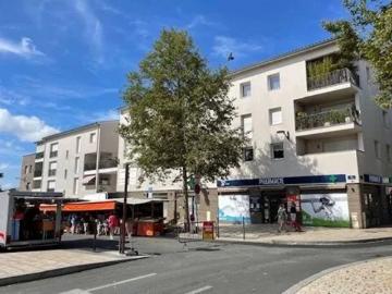 2 pièces centre Irigny avec Parking