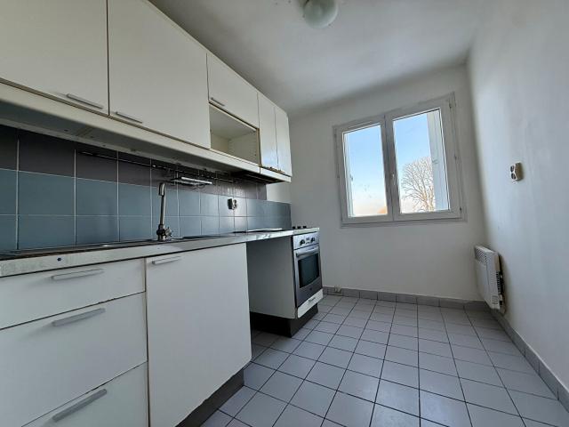 2 PIÈCES CENTRE LIEUSAINT 48.97 m2 TERRASSE 2 PARKINGS