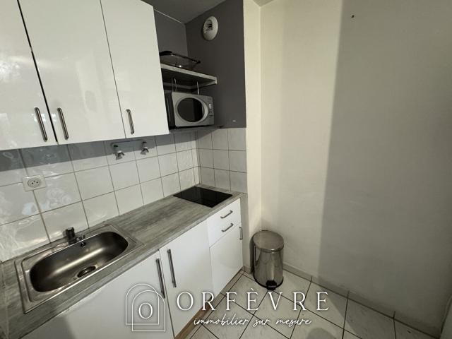 2 pieces climatisé et parking 30m2