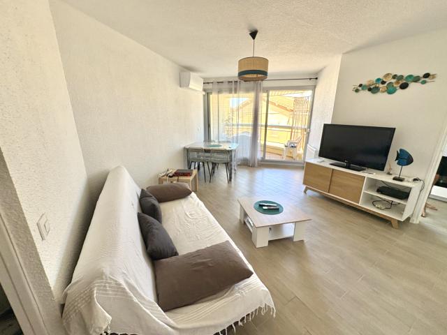 2 pièces de 42,5 m2 CARNON, T2 Meublé à de septembre à juin vue sur la mer !
