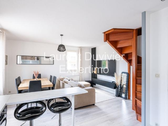 2 Pièces de 42m2 en duplex dans résidence de 1996 au centre de Saint Rémy L’Honoré