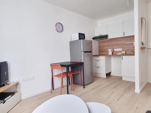 2 pièces de 25m2 rue de Gournay