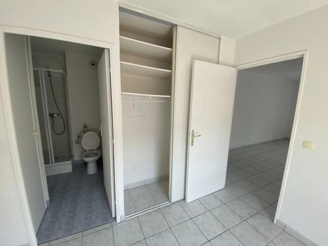 2 Pièces dernier étage et garage