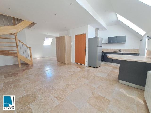 2 PIECES DUPLEX CENTRE VILLE