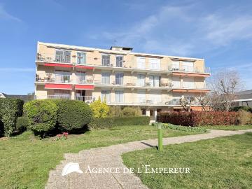 2 pièces en location meublée entre RER et centre ville