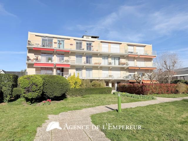 2 pièces en location meublée entre RER et centre ville