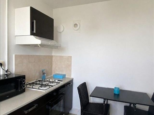 2 pièces Meublé 42,5 m² 4ème étage Colocation non autorisée