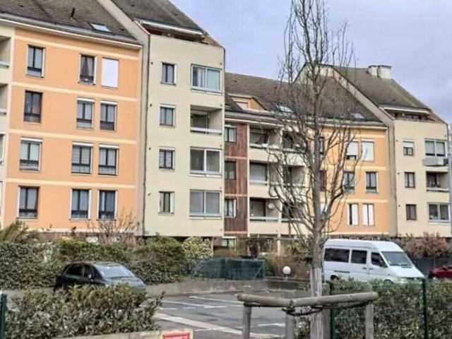 2 pièces MEUBLÈ Corbeil Essonnes avec terrasse