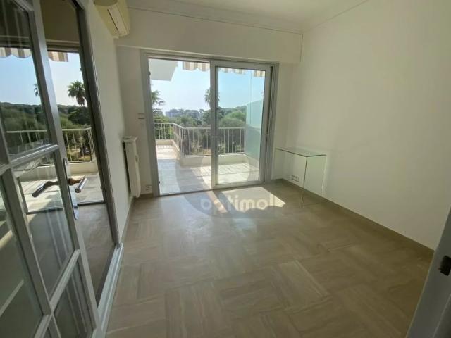 2 PIECES MEUBLE AVEC GARAGE RCE AVEC PISCINE TENNIS