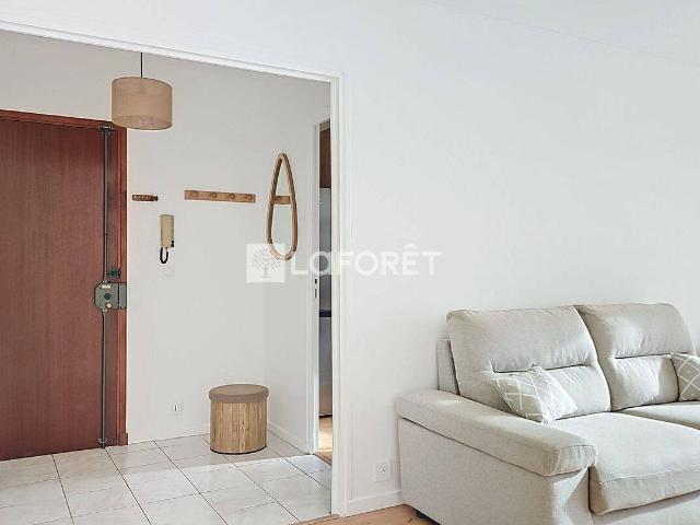 2 pièces meublé rénové Balcon de 12 m² et box