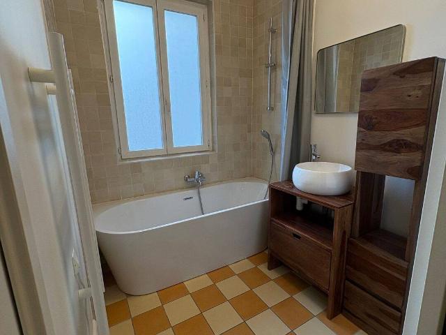 2 pièces meublé rénové, 35 m², calme sur cour, Buttes Chaumont