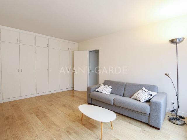 2 Pièces Meublé Rue de Vaugirard 75015 Paris