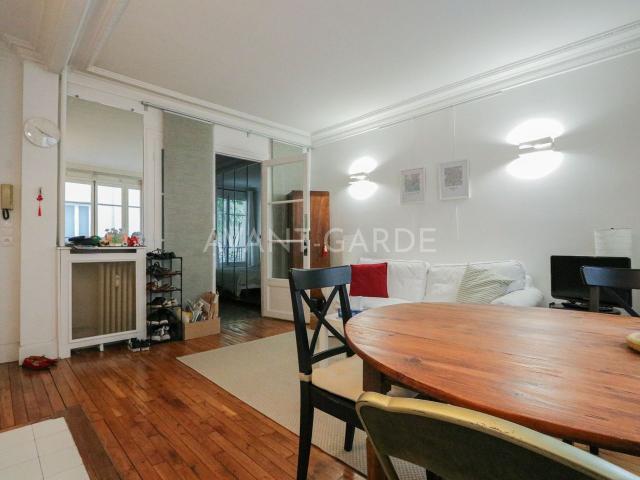 2 pièces MEUBLE rue des Batignolles 75017 Paris