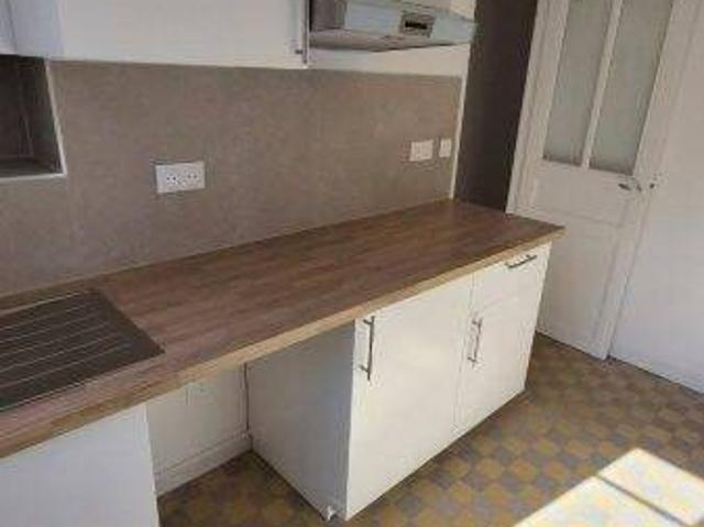 2 PIECES REFAIT A NEUF RUE DE LA SABLIERE chauf collectif