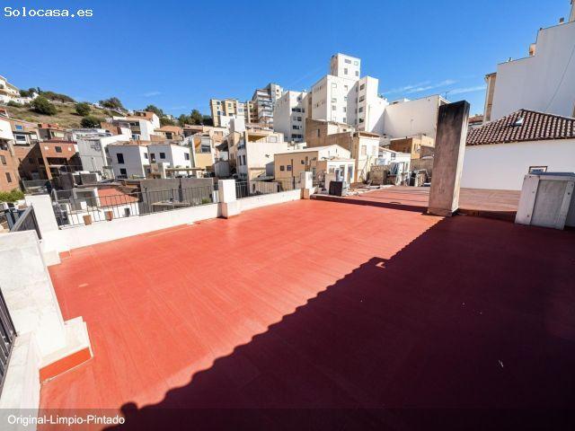 2 Pisos + vivienda + terraza+ local comercial en zona de mucho paso + 2 garajes en una sola compra