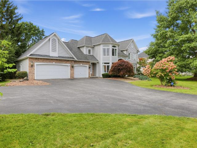 2 Pipers Meadow Trl