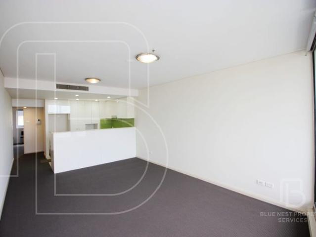 2 Plus Study!Two Carspaces!High Level!