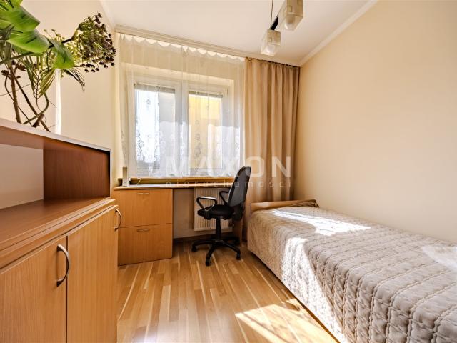 2 pokoje | metro | balkon