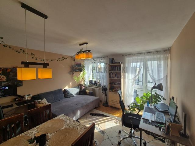 2 pokojowe mieszkanie 36,8 m² blisko metra w Warszawie