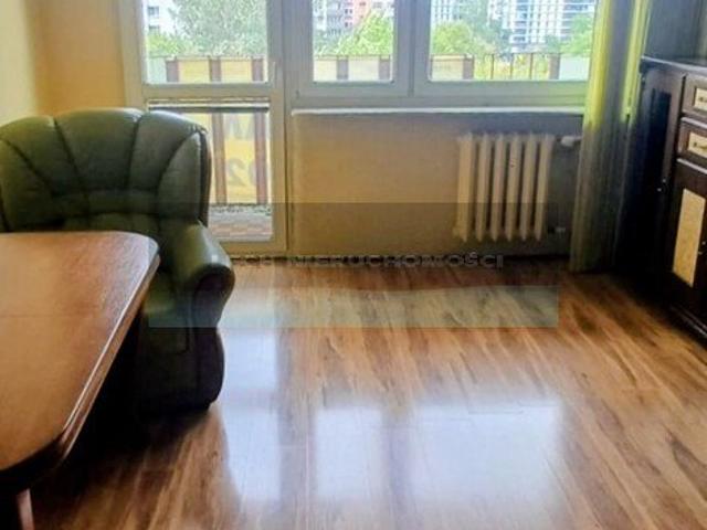 2 pokojowe mieszkanie na Bielanach z balkonem polecam