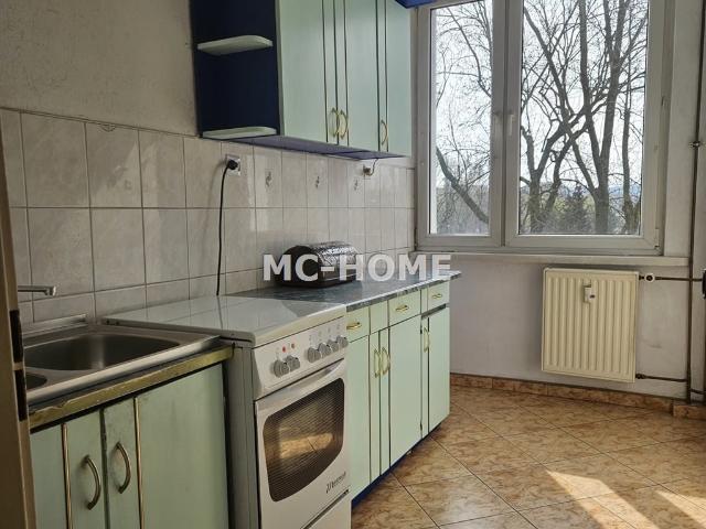 2 pokojowe mieszkanie z balkonem i piwnicą w Rudzie Śląskiej polecam!