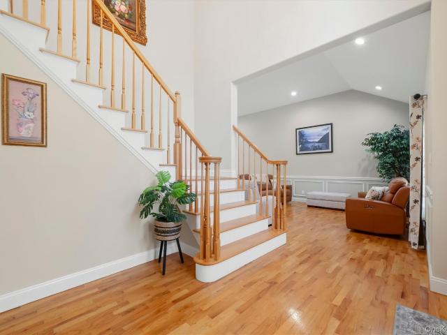 2 Pond Ridge Crossing