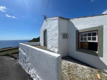 Companhia de Baixo, Açores, Portugal - Jardim
