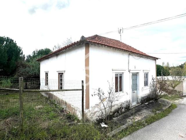 2 quarto, Porto de Mós Leiria 83050125