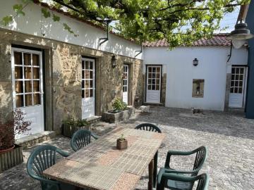 Casa para alugar em Alpendorada Várzea e Torrão - Piscina