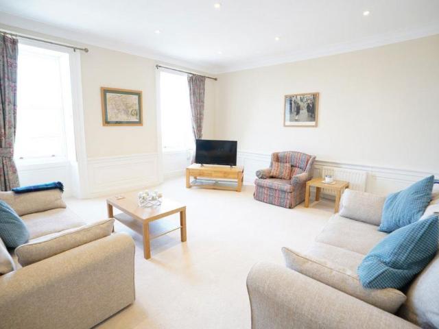 2 Queen Street, City of Edinburgh, EH2 1HY, United Kingdom | 3 bed apartment for rent #136749397 | Rentberry