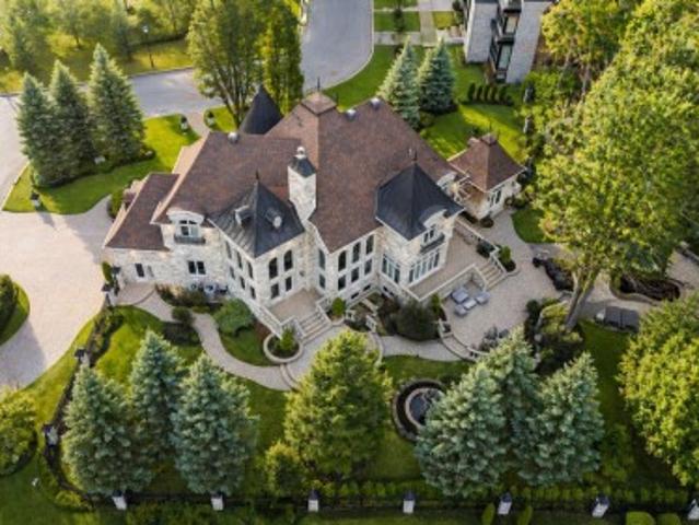 2 Rue De Chinon, Blainville, QC, J7B 1Y2 Luxury House for sale | Listing ID 14750 | Royal LePage Carriage Trade Luxury Properties