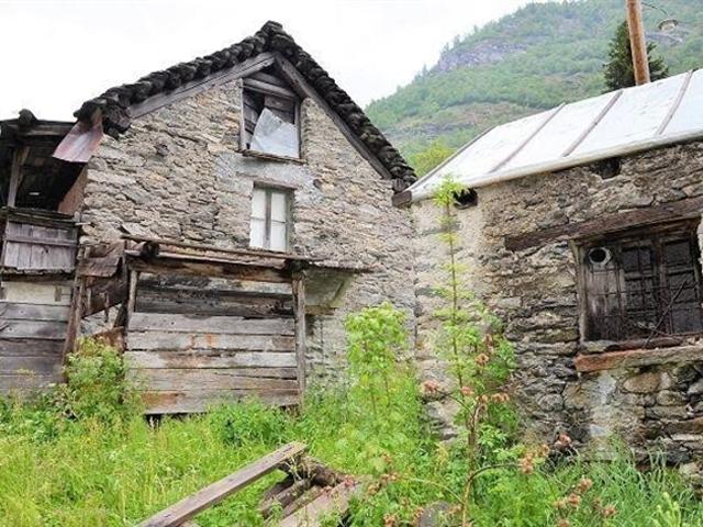 2 Rustico zum Ausbauen mit Garten / 2 Rusticos mit Garten zum Renovieren