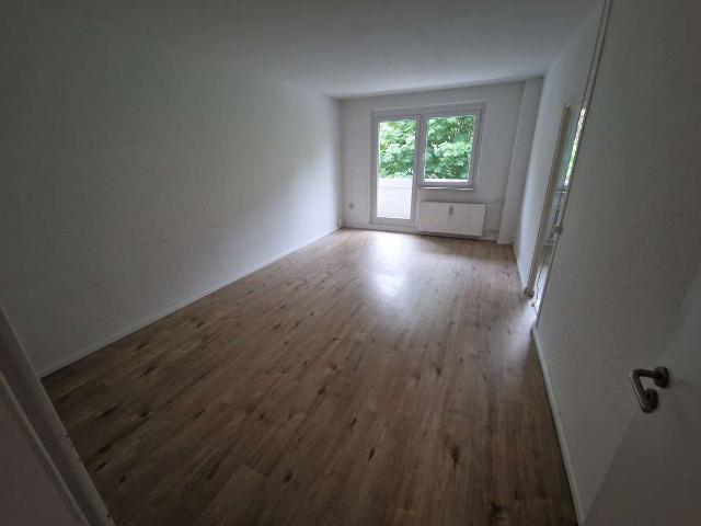 2 RW + Balkon + Badewanne + Ruhe