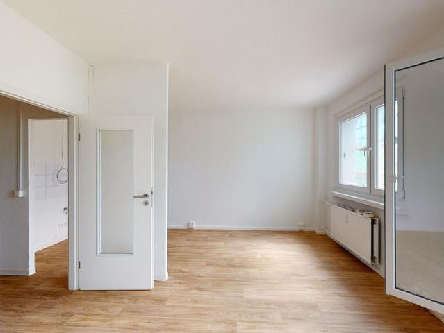 2 R WE mit großem Schlafzimmer ab Mitte Nov