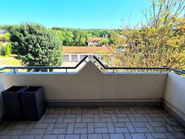 2 R. Whg. m. Balkon, EBK, Lift sowie KfZ Stellplatz. Gleich beim Klinikum !