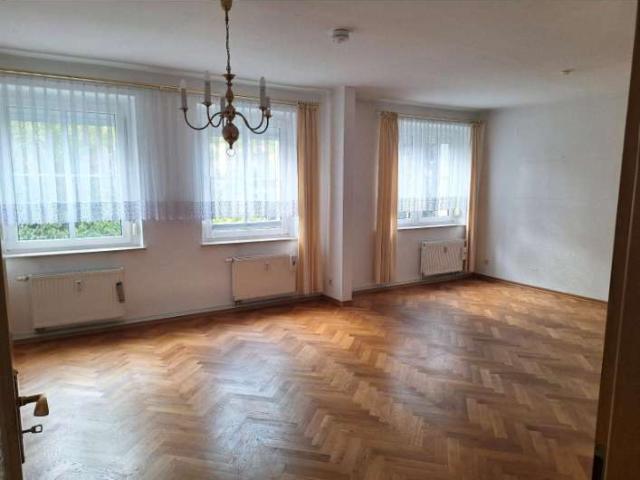 2 R. Whg. Erdgeschoss Küche Parkett Stellplatz Bahnhof Hoyerswerda